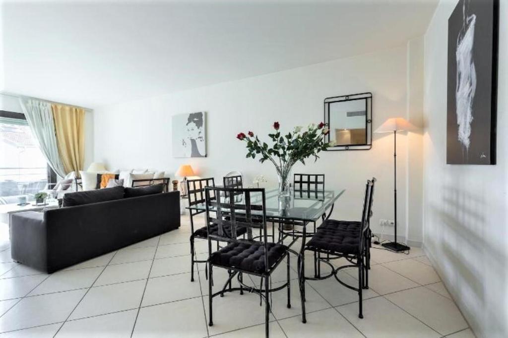 Cannes centre 2 mins fro beach stunning 3-Bed Apt , 06400 Cannes