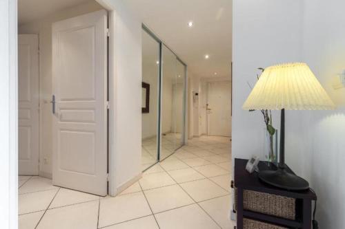 Cannes centre 2 mins fro beach stunning 3-Bed Apt