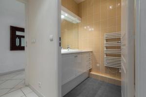 Cannes centre 2 mins fro beach stunning 3-Bed Apt