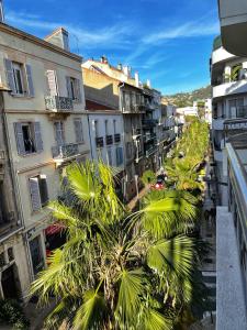 Cannes centre apartment with a balcony