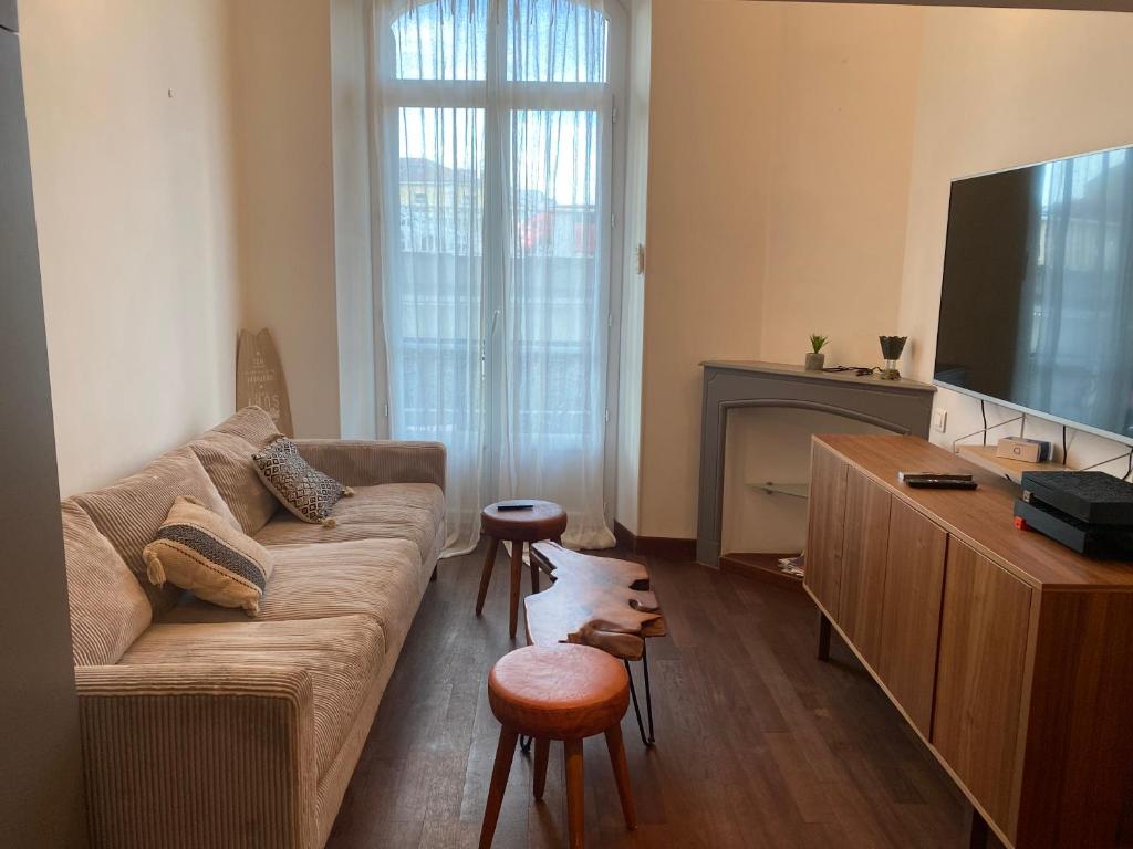 Appartement CANNES CENTRE VILLE- Bel appartement studio + Mezzanine 8 Boulevard d’Alsace 06400 Cannes