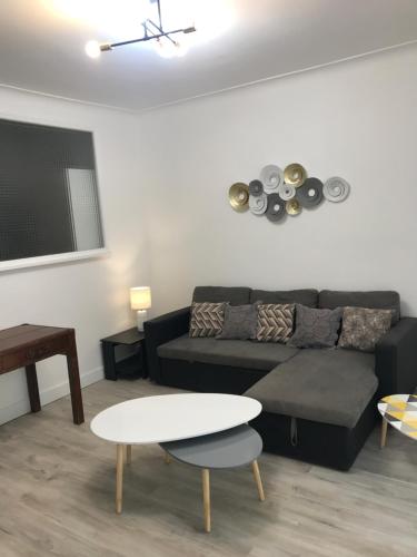 Cannes Croisette T2 derrière Martinez plage 3' à pied