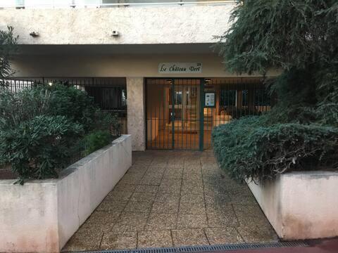 Cannes##GrandesVillesLOVELY#Studio#hearthin#CANNES 24 Rue Henri Paschke, 06400 Cannes