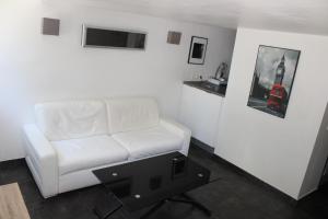 CANNES GUEST HOUSE
