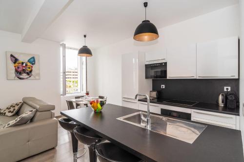 Cannes heart of town 2 BR Fully renovated - 4 6 pax - 5 mns to Palais