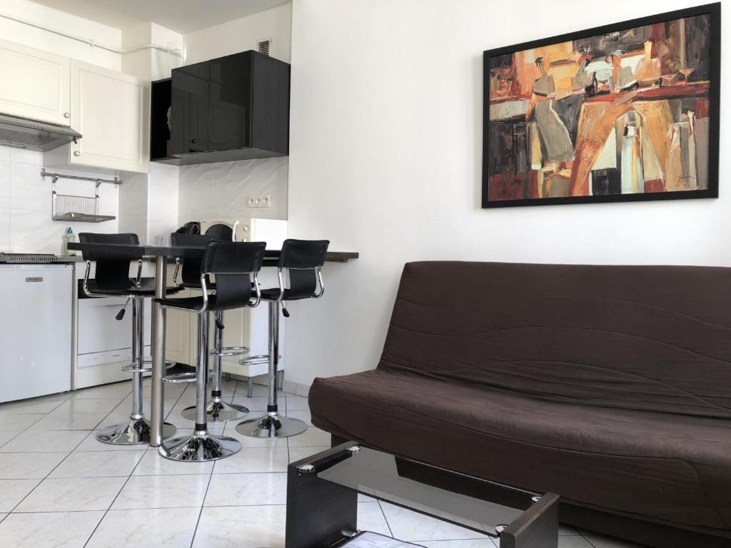 Appartement Cannes Hoche Palais des Festivals 2nd floor 26 rue Hoche 06400 Cannes