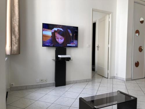 Cannes Hoche Palais des Festivals
