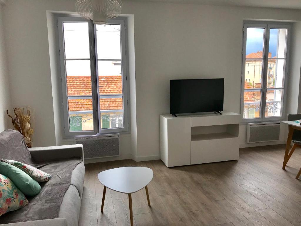 Appartement Cannes la bocca appartement 25 Rue Roquebillière 06150 Cannes