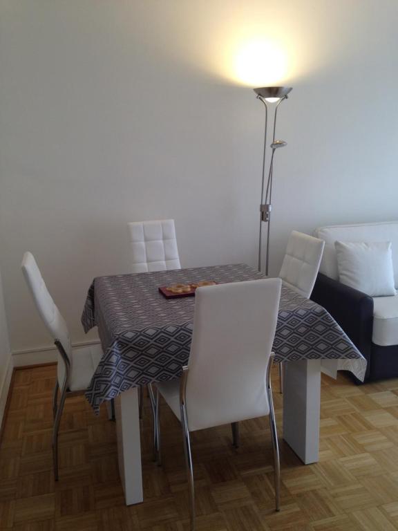 Appartement Cannes Le Club C 4eme étage 7 Rue Cirodde 06400 Cannes