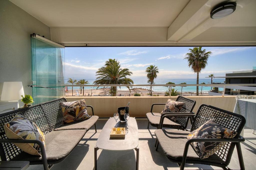Appartement Cannes Luxury Rental - Stunning sea front apartment 263 boulevard des Italiens 06270 Villeneuve-Loubet