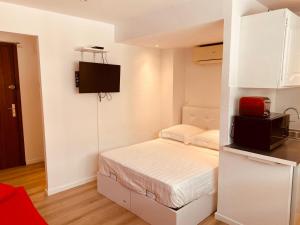Cannes Martinez Croisette Beach 50m