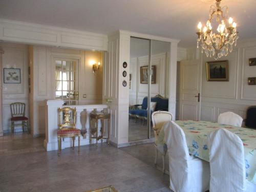 Cannes Mimosas One Bedroom
