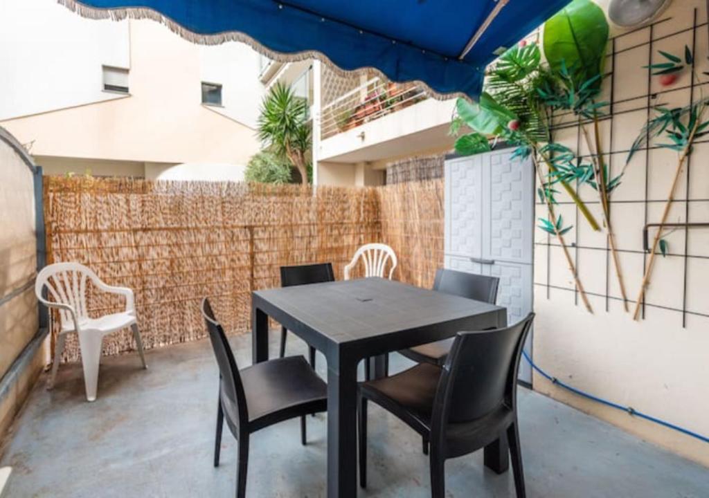 Appartement Cannes proche plage, beau studio avec terrasse 12 Rue du Cros Vieil 06400 Cannes