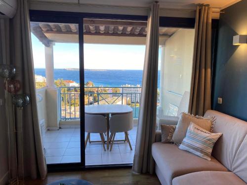 Cannes - Studio rénové avec vue mer imprenable