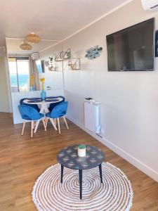 Cannes - Studio rénové avec vue mer imprenable