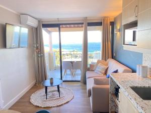 Cannes - Studio rénové avec vue mer imprenable