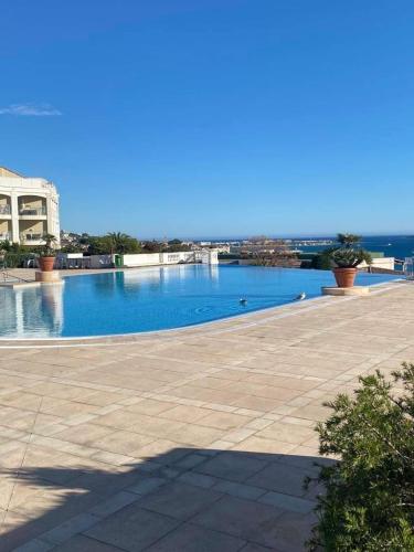 Cannes - studio rénové avec vue mer imprenable