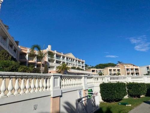 Cannes - studio rénové avec vue mer imprenable