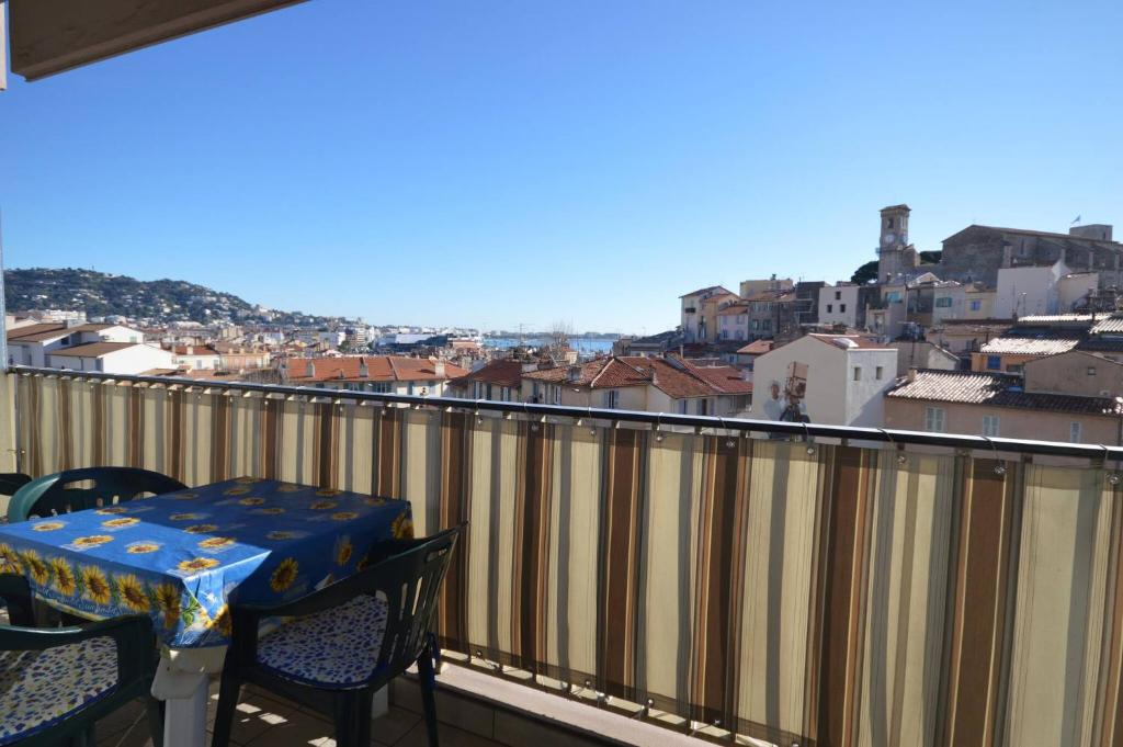 Appartement Cannes -studio - Vue Degagee - Climatisation 16 Rue des Suisses 06400 Cannes