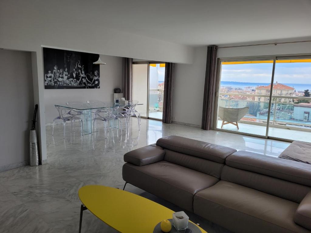 CANNES Superbe appartement vue mer panoramique 20 Rue Campestra, 06400 Cannes