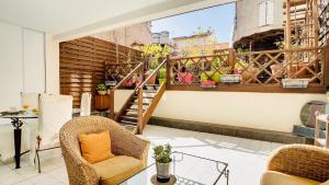 Cannes : superbe terrasse rue d'Antibes
