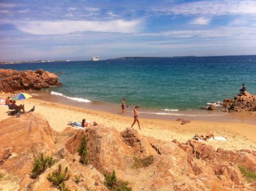Cannes Terrace Beach Front & Sea view