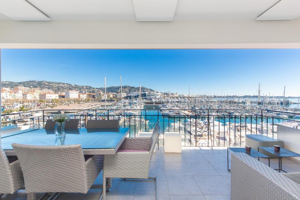 Appartement Cannes Vieux Port 13 Quai Saint-Pierre 06400 Cannes