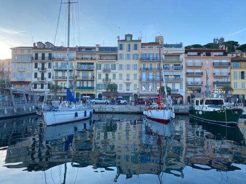 Cannes Vieux Port , true seafront& view , wifi& Location 10, BBC & Disney