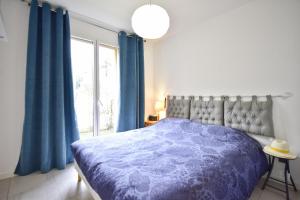 CANNES WITH TERRACE AND SWIMMING POOL heart of the Palm Beach area !