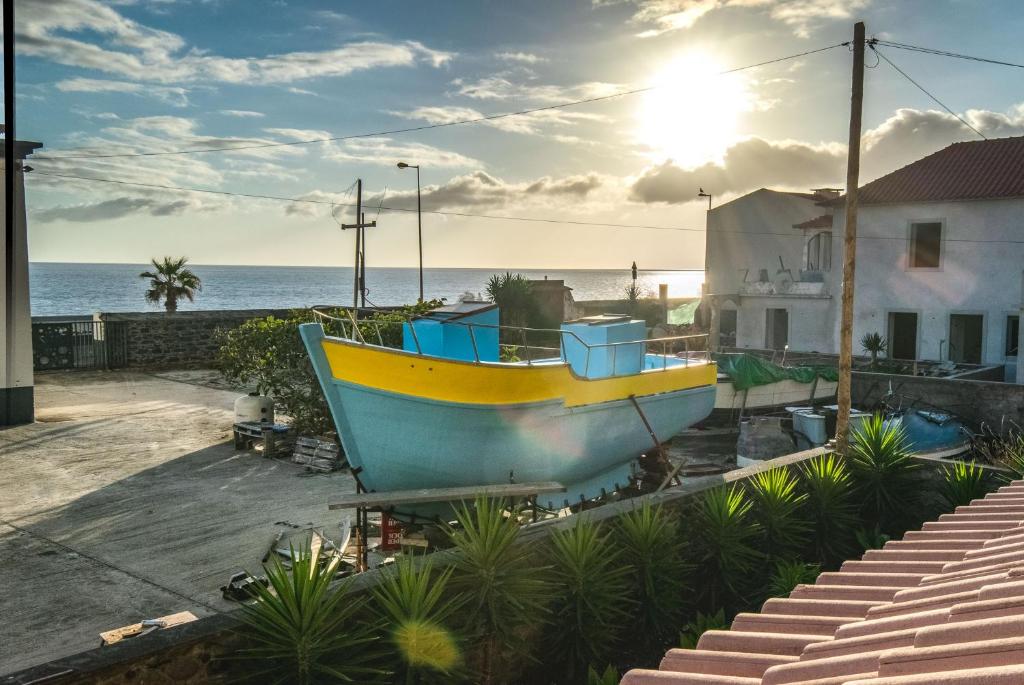 Cantinho da Micas Avenida dos Pescadores Paulenses, n. 6-C, 9370-545 Calheta