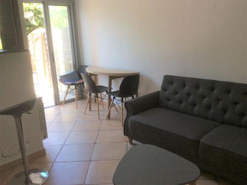 Cap Agde Studio-Cabine jardin clos, port et plage