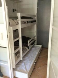 Appartement Cap Agde Studio-Cabine jardin clos, port et plage 5 Rue Sarret de Coussergues 34300 Le Cap d\'Agde Languedoc-Roussillon