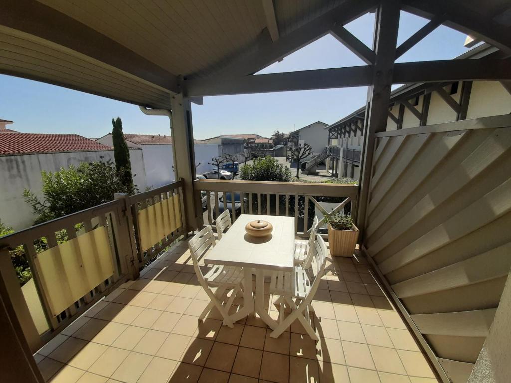 Cap Capistol Studio avec terrasse, vue port