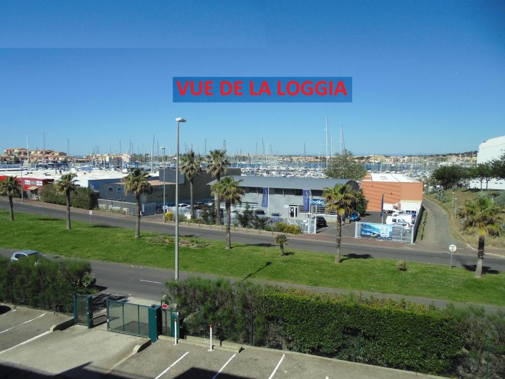 Appartement CAP D'AGDE 300m plage du MOLE,VUE PORT,PARKING,LAVE LINGE,PISCINE 3 Rue de la Falaise 34300 Le Cap d\'Agde