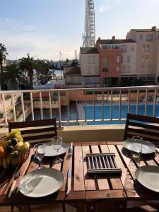 Appartement Cap d’Agde Centre port avec parking privé et belle vue port et mer 59 Avenue des Sergents 34300 Le Cap d\'Agde Languedoc-Roussillon