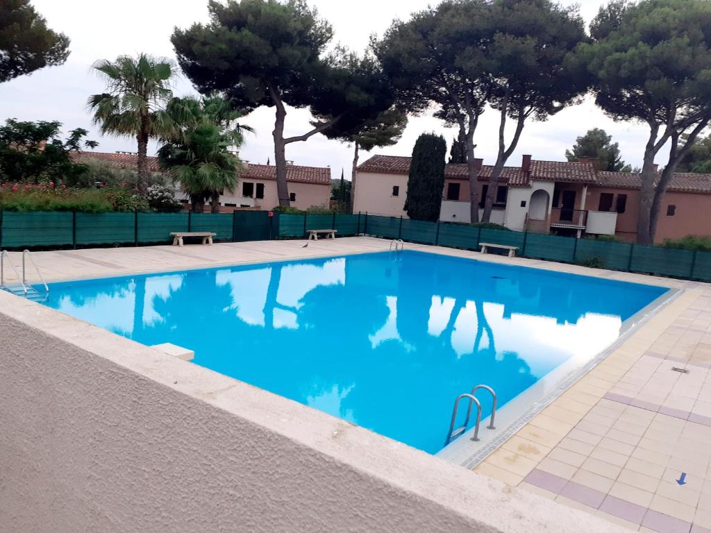 Appartement Cap d'Agde Résidence securisee piscine,terrasse,parking privé Résidence les pins 2  12 rue Gallo-Romaine 34300 Le Cap d\'Agde