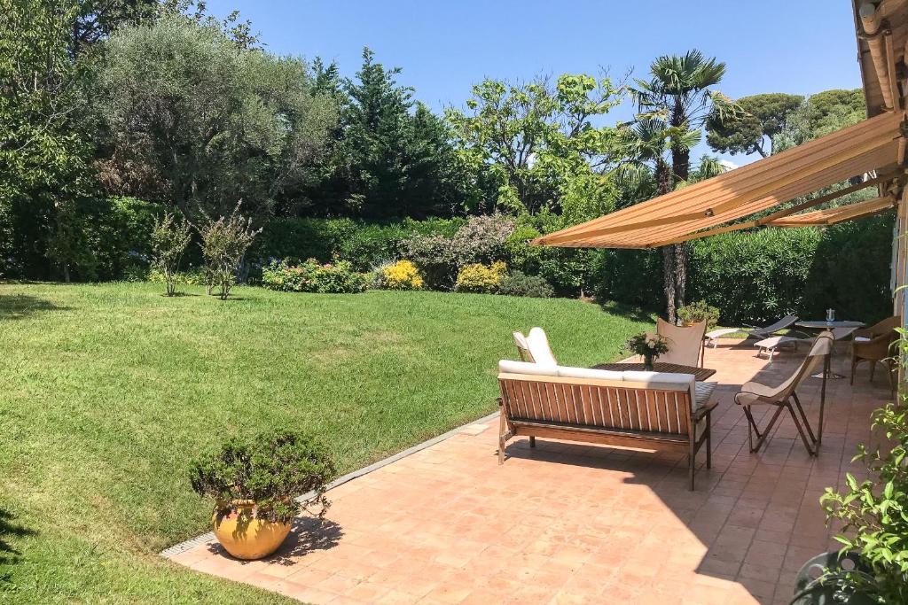 Appartement Cap d’Antibes-Garoupe–Pool, Tennis Court, Private garden 994 Boulevard de la Garoupe 06160 Antibes