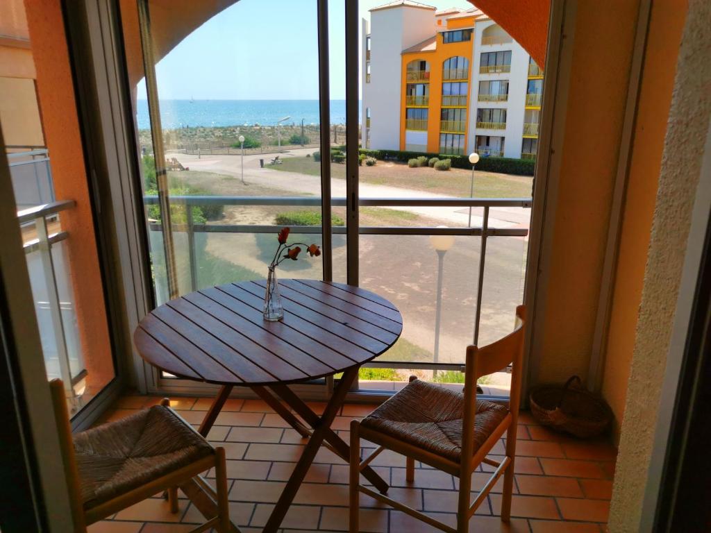 Appartement Cap de Mer - Vue sur mer - Une chambre - Une terrasse - Accès direct plage - Commerces à proximités Bâtiment C 51 Résidence Cap de Mer 66420 Le Barcarès