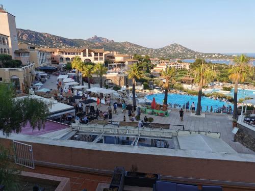 Appartement APPARTEMENT CAP ESTEREL CLIMATISE VUE MER place de la bravade Agay