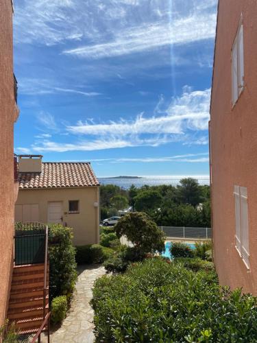 CAP SUD 83 APPART VUE MER 200m plages
