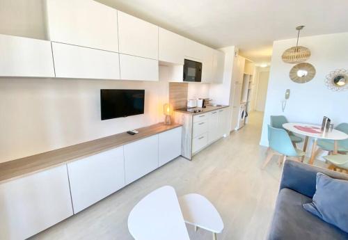 CAPCENTRE 4 pax PISCINE et Vue mer CAP ESTEREL Agay