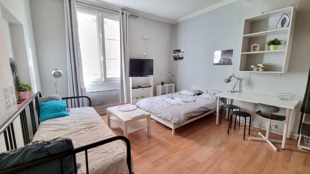 Capitole Peyrolières - Studio central, coeur de ville 1er étage droite / 1st floor right door 21 Rue Peyrolières, 31000 Toulouse, France, 31000 Toulouse