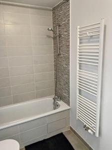 Appartement CAPRI - Sublime T2 Patte d'oie (Netflix, Terrasse) Bâtiment E 29 Allées Maurice Sarraut 31300 Toulouse Midi-Pyrénées