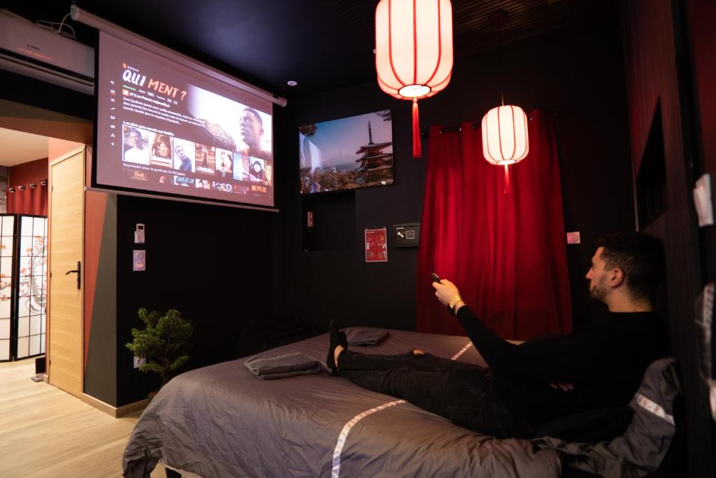 Appartement Capsule Japon Balneo & Netflix & Ecran Cinema 2 1 Rue Jules Massenet 59125 Saint-Léger
