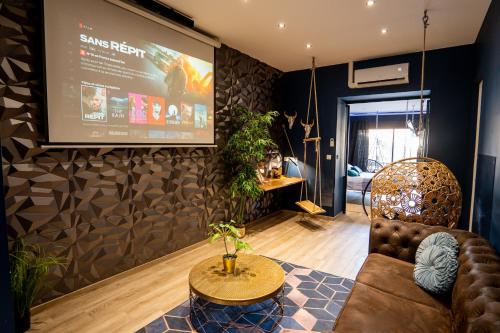 Capsule le temps suspendu balnéo & home cinema & billard