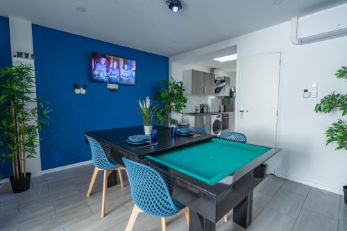 Capsule océan Jacuzzi / billard / Netflix