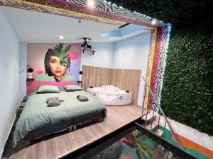 Capsule safari jacuzzi - home cinema - pouffe géant