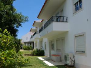 Captivating 1-Bed Apartment in Olhos de Agua