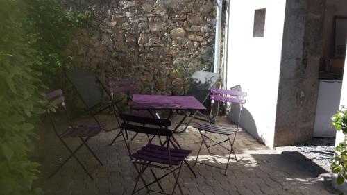 Caraussane caractère terrasse sur jardin et wifi via fibre en coeur de ville