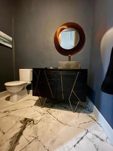CARCASSONNE HISTORIC DUPLEX 4 star air conditioned APARTEMENT d`ÉGLANTINE